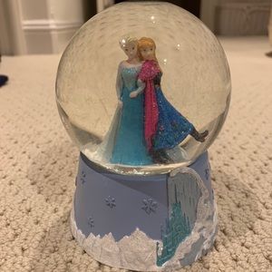 FROZEN Musical Snowglobe